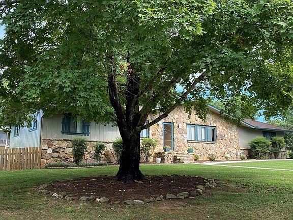 3rd image of 7409 Sturbridge Ct