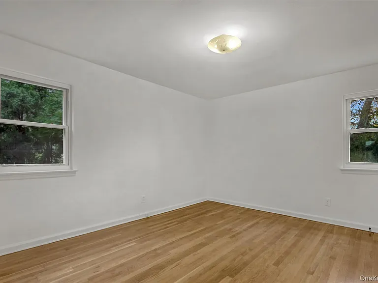 330 Harvard Rd S — Photo 21