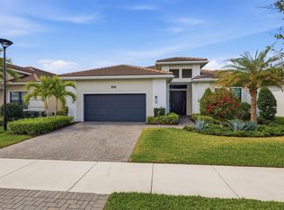 5395 Saint Vincent Ln, Loxahatchee, FL 33470