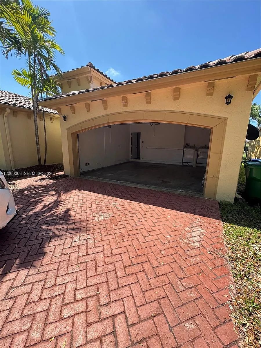Building Photo - 12860 SW 51st St #0