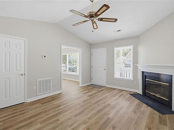 5th image of 14 Collwood Ct