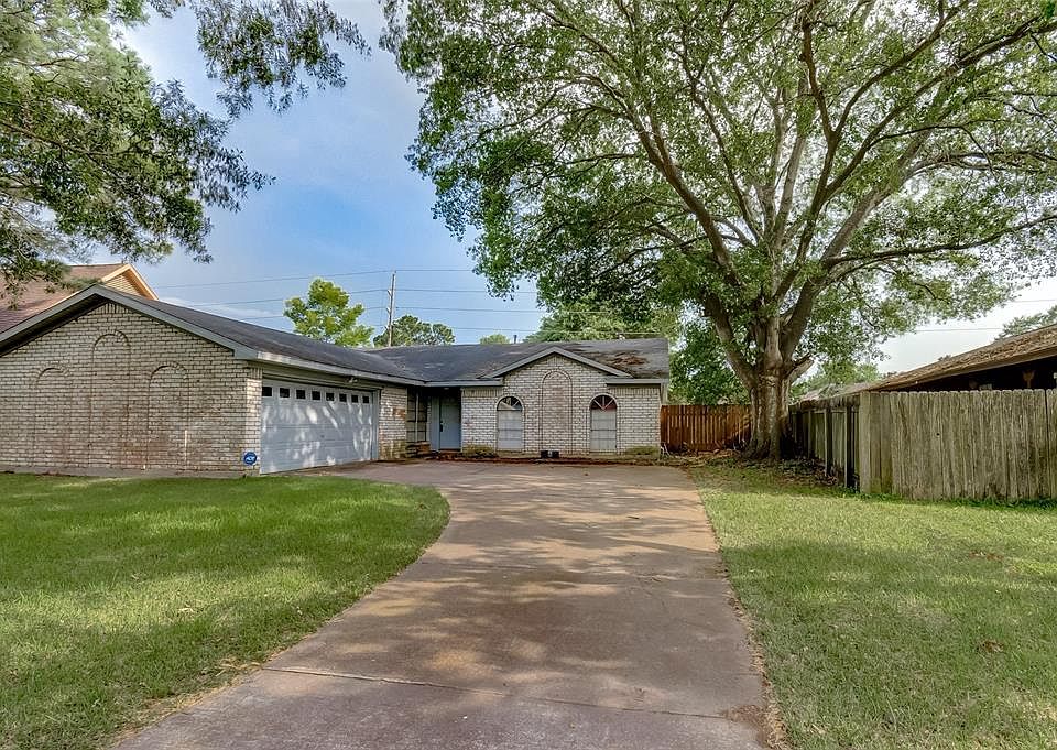 1st image of 16615 Cairnway Dr