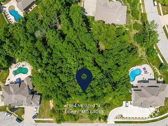3rd image of 1584 NE 92nd St