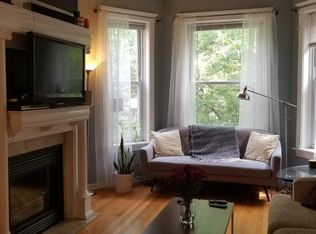 1228 W Newport Ave #2, Chicago, IL 60657