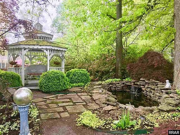 3rd image of 1445 Forest Dr