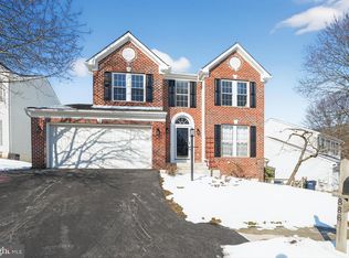 886 S York Dr, Downingtown, PA 19335