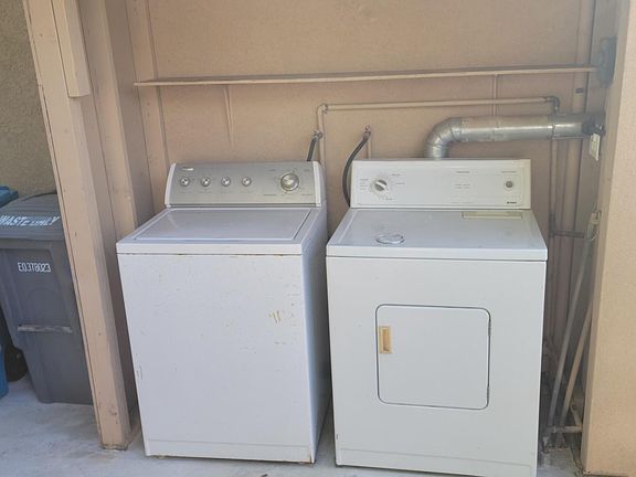 3rd image of 242 Delia St
