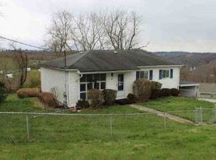 19 Hillcrest Dr, Martins Ferry, OH 43935