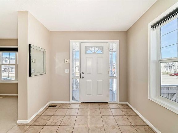 4th image of 52 W Taralake St NE