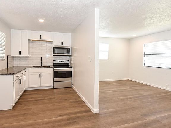 5th image of 406 Oak St #406