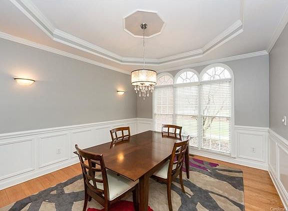 5th image of 10942 Loudoun Ln