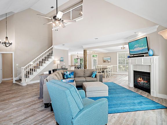3rd image of 4495 Turnberry Pl