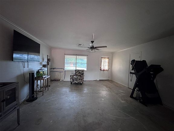 3rd image of 301 Shanan St