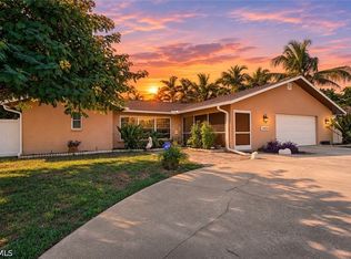 1424 SE 27th Ter, Cape Coral, FL 33904