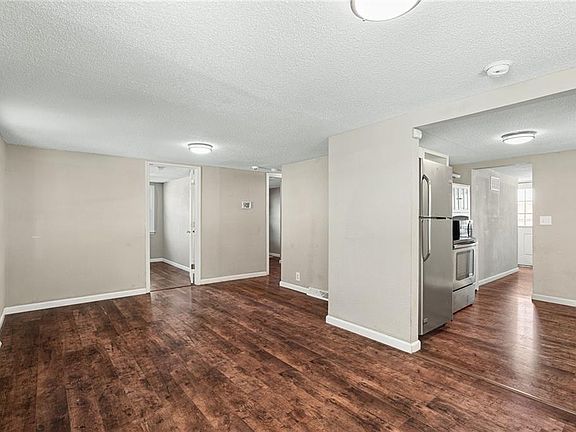 4th image of 1108 S Park Ave