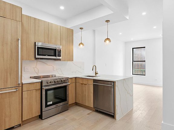 4th image of 476 Bergen St #2