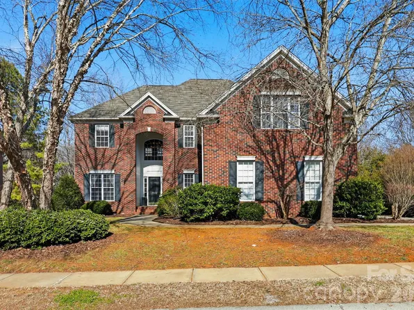 8526 Wren Creek Dr, Charlotte, NC 28269