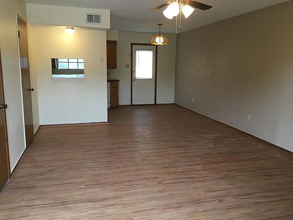 2nd image of 319 Cambridge Dr