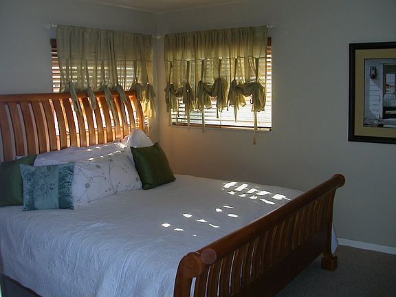 1st BR - easily handles kingsize bed 