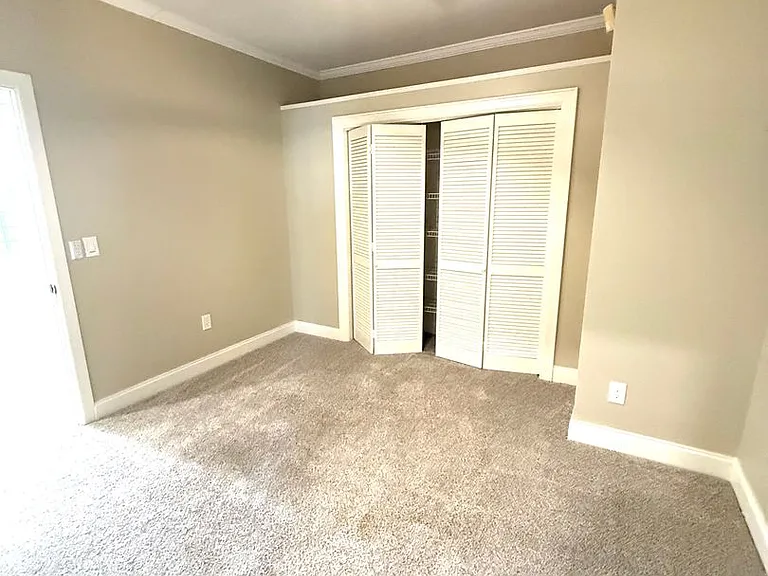 2631 Girard St — Photo 15