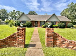 18 Nash Dr, Grenada, MS 38901