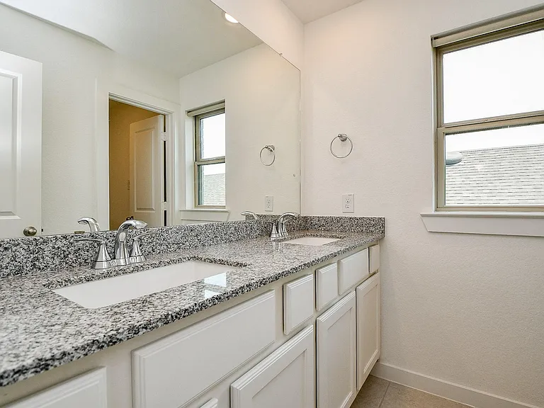 943 Malibu Shore Ln — Photo 35