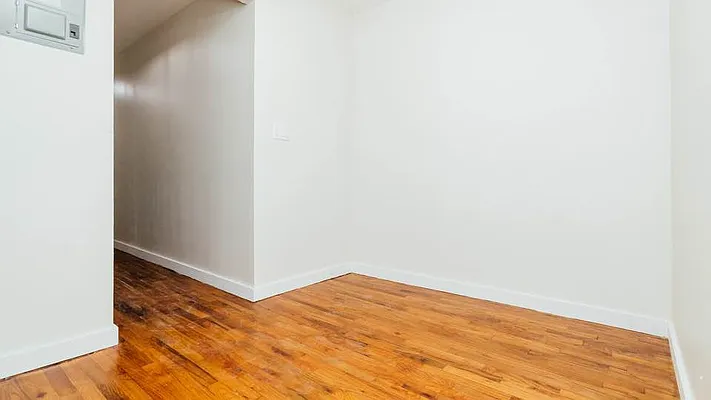 Rented by Nooklyn NYC LLC | media 7