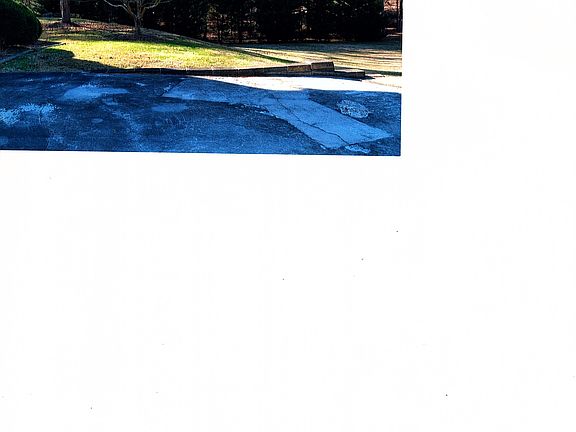 4th image of 787 Main St
