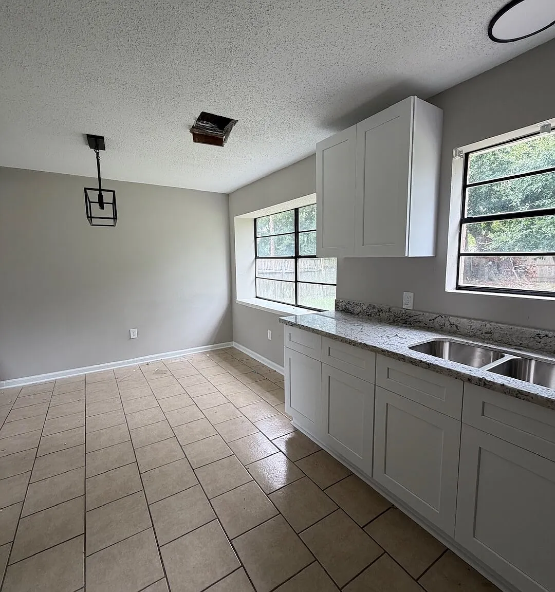 4 bed, 2100 sqft, $1,790 — Photo 3