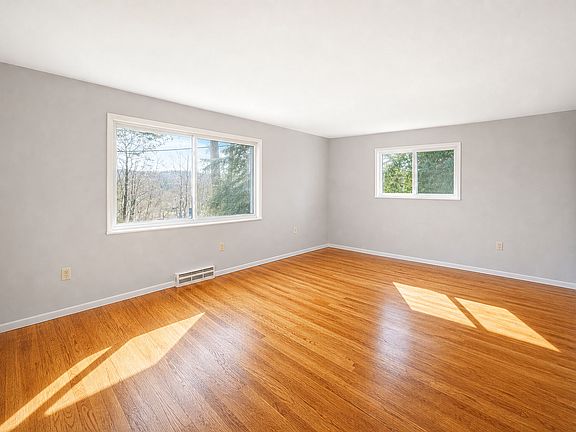 2nd image of 355 Moon Clinton Rd