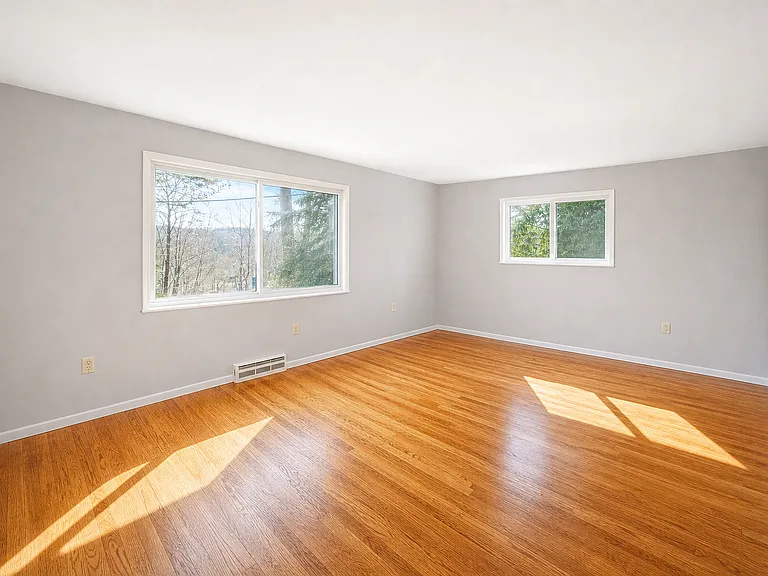355 Moon Clinton Rd — Photo 2