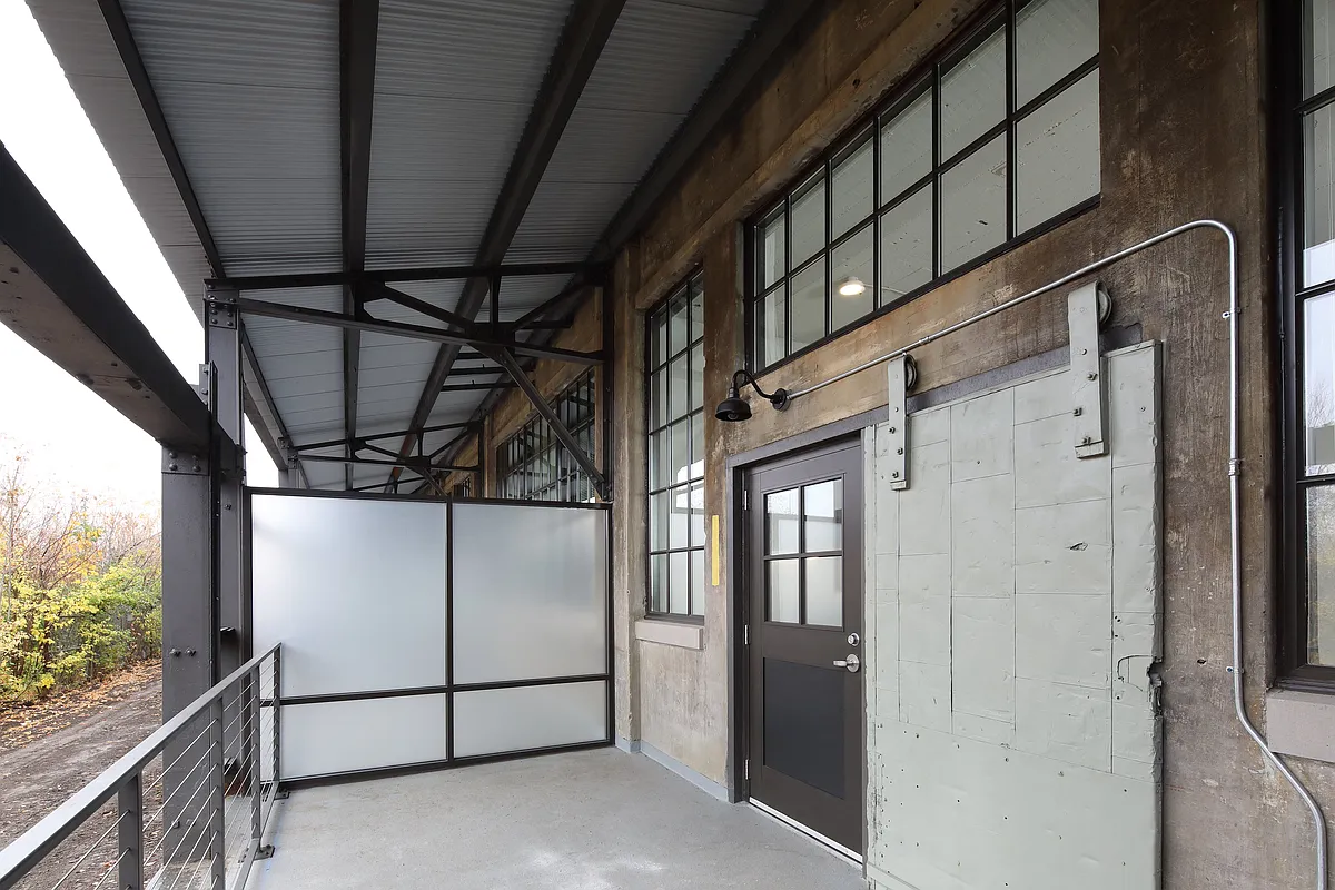 Building Photo - Community Within The Corridor