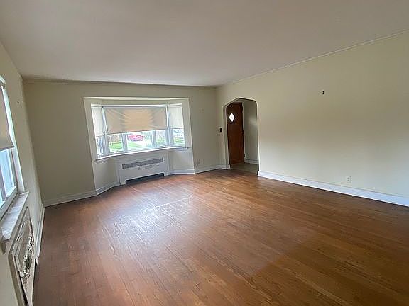 5th image of 1300 6th Ave