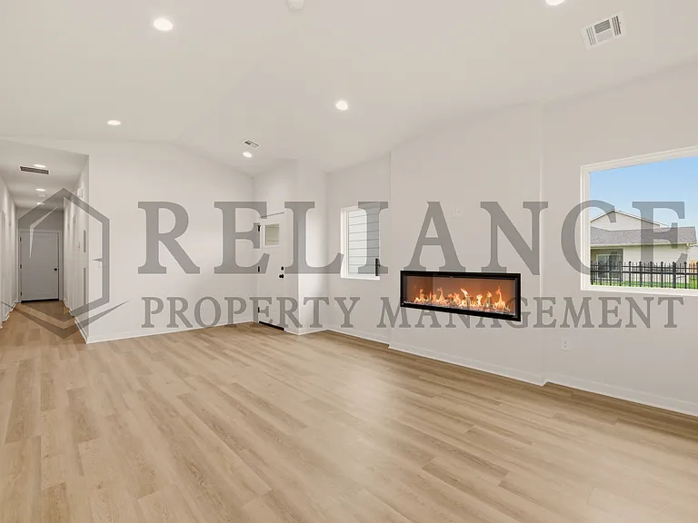 204 N Gowen St — Photo 22