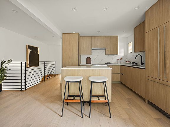 2nd image of 168 Hancock St #1
