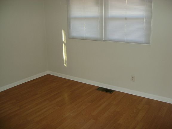 5th image of 10136 Ventura Dr