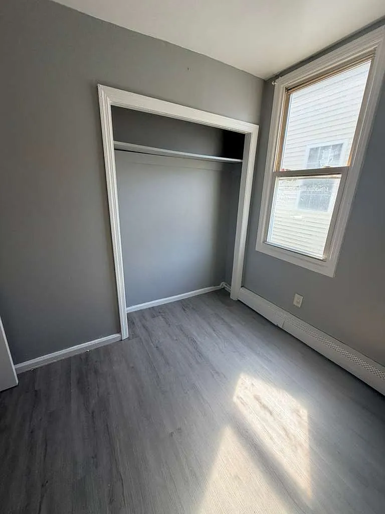 Building Photo - 102 N 3rd St #2A