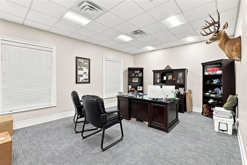 Studio, $8,000 — Photo 4