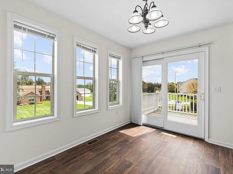 22 Shady Tree Ct — Photo 11