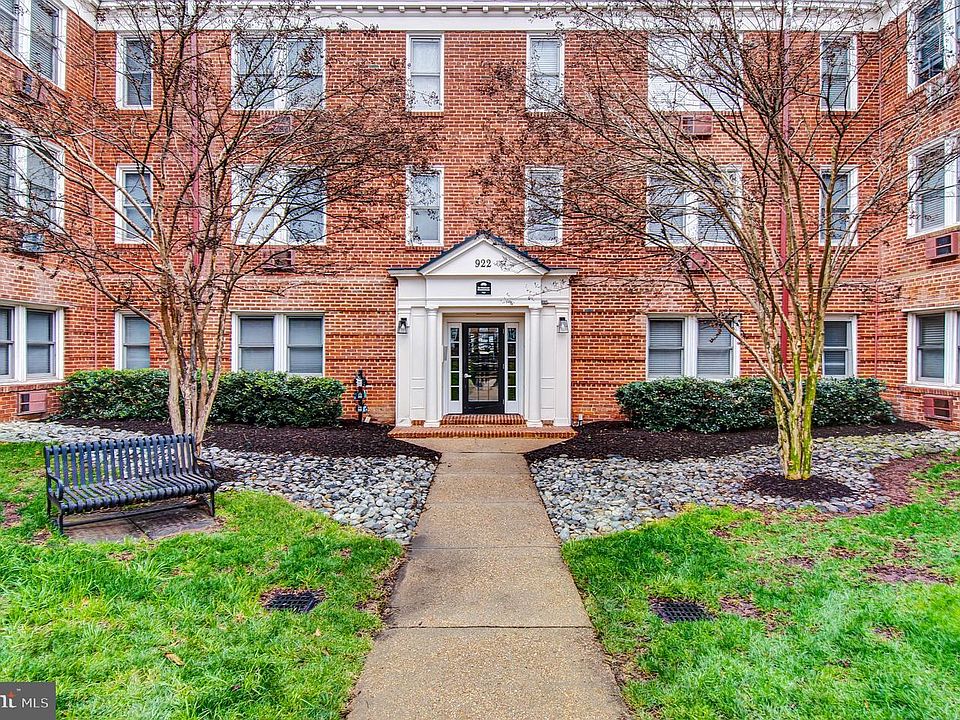 1st image of 922 S Washington St APT 306
