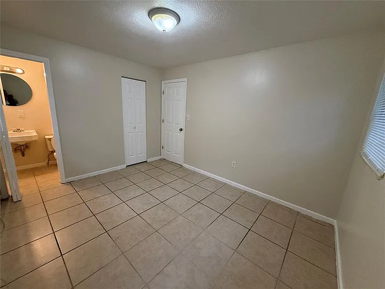 1323 Braebury Dr — Photo 7