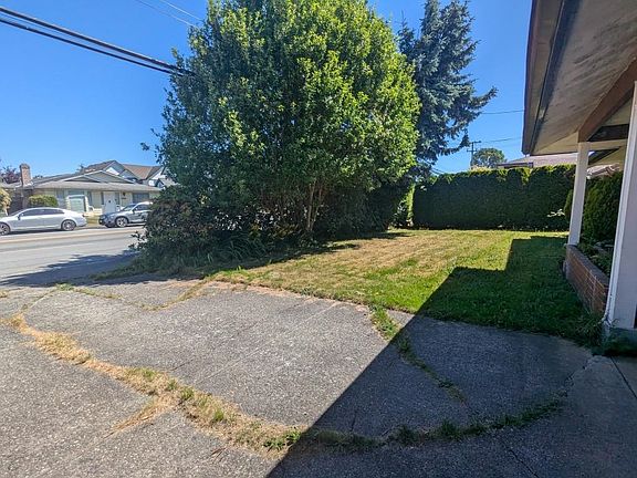 2nd image of 9880 Francis Rd