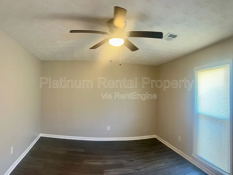 1614 Riverside Trl NE — Photo 12
