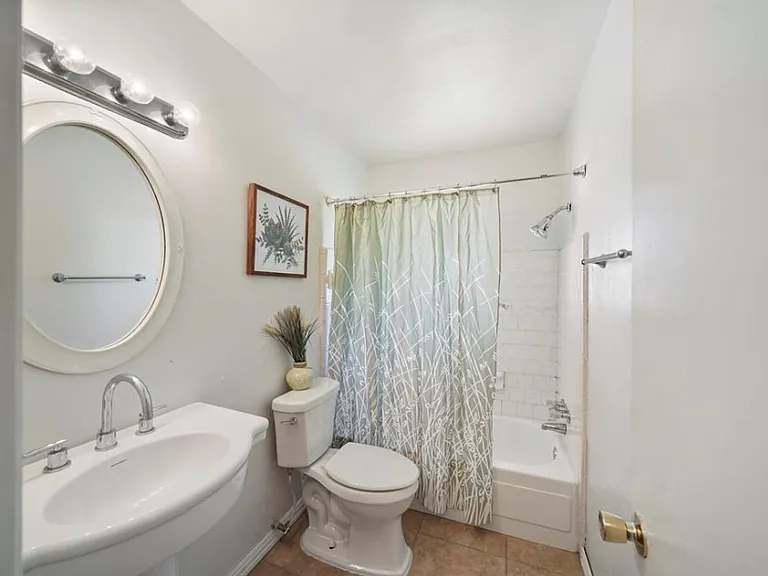 521 Gardenia St — Photo 18