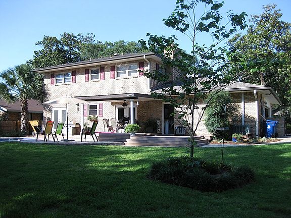 3rd image of 801 Poinciana Dr