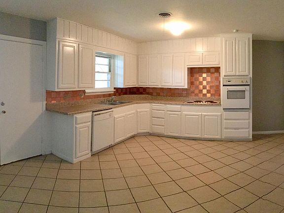5th image of 3606 Fleetwood Dr