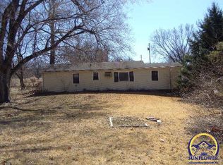 2437 NW 62nd St, Topeka, KS 66618