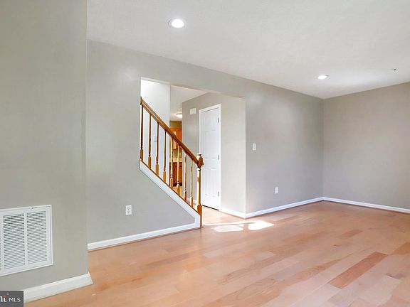 2nd image of 20136 Kellys Ln