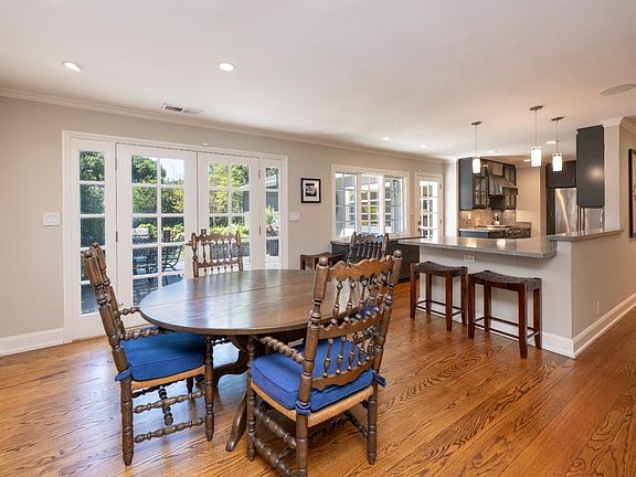 5th image of 284 Selby Ln