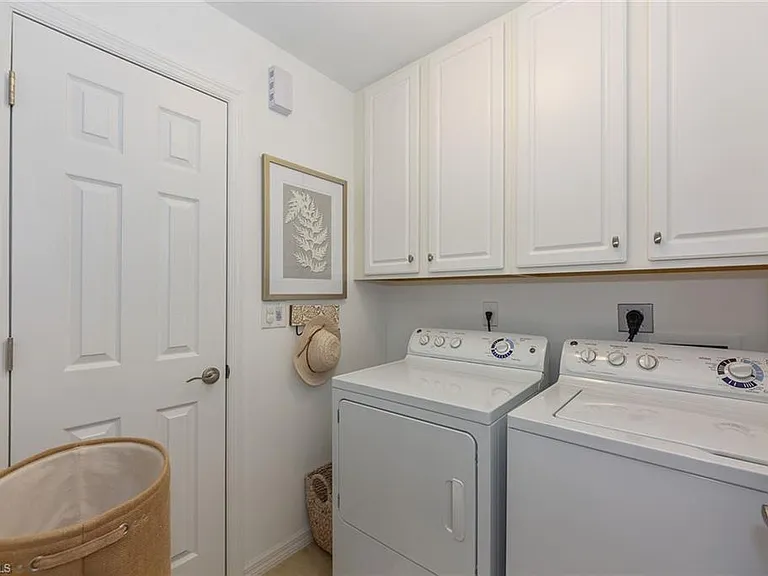 23550 Alamanda Dr #101 — Photo 15